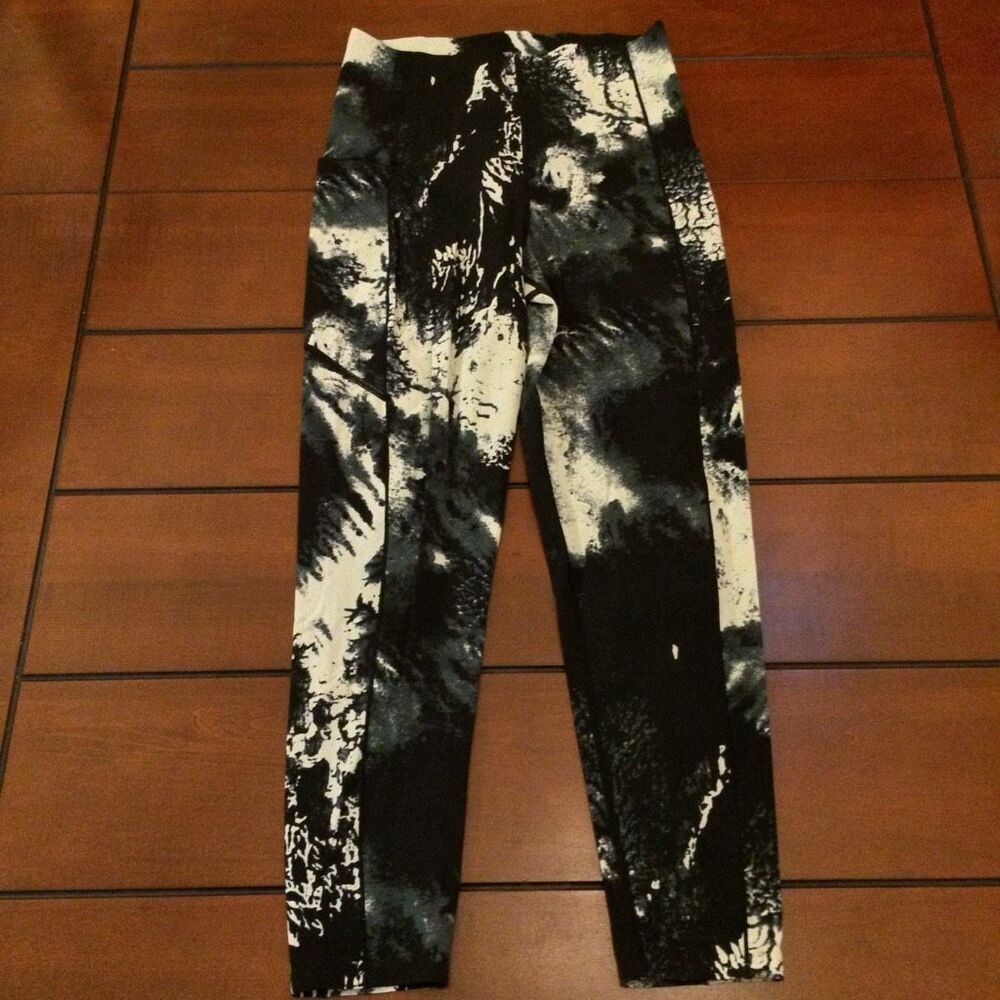 Sweaty Betty power leggings 7/8 size 6 black white